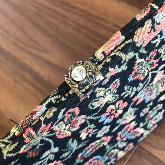 Vintage patterned clutch - Picture 3 of 3